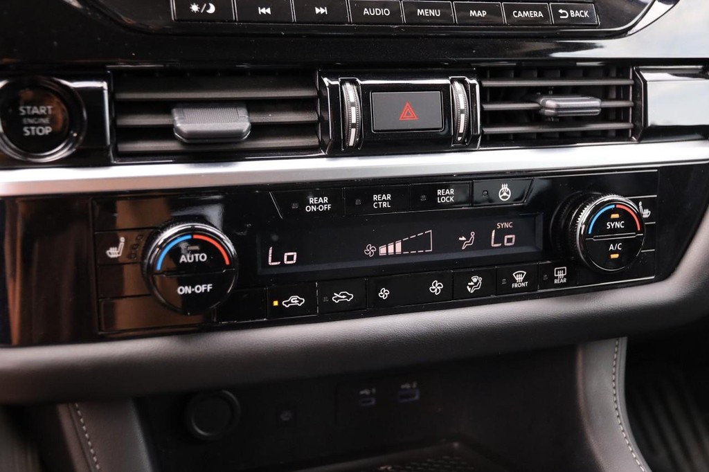 Nissan Pathfinder Vehicle Full-screen Gallery Image 20