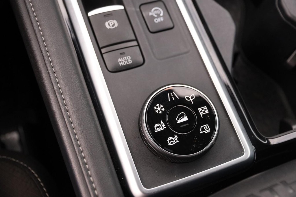 Nissan Pathfinder Vehicle Full-screen Gallery Image 21