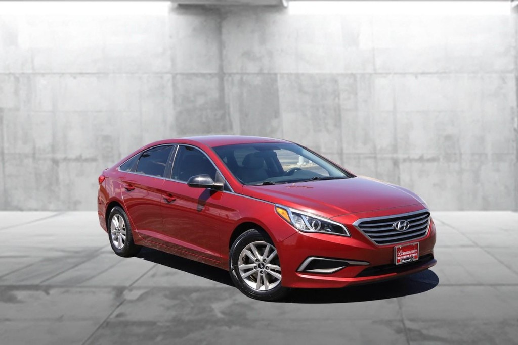 Hyundai Sonata Vehicle Image 02