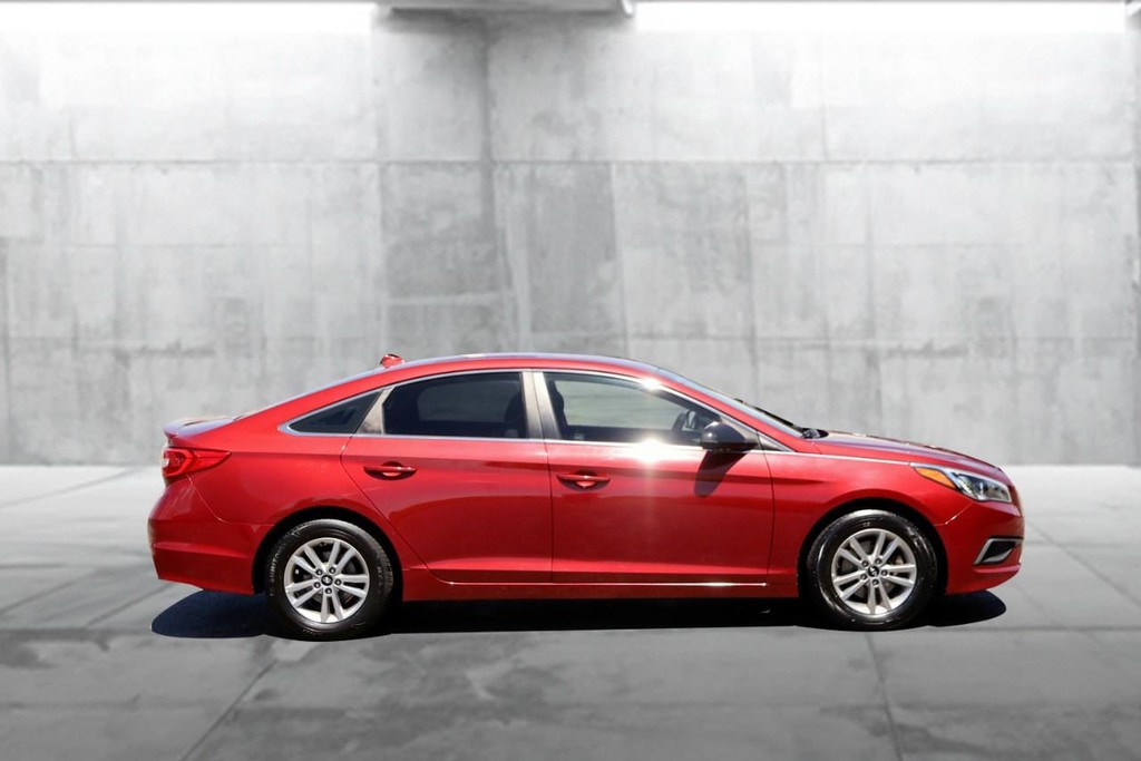 Hyundai Sonata Vehicle Image 05