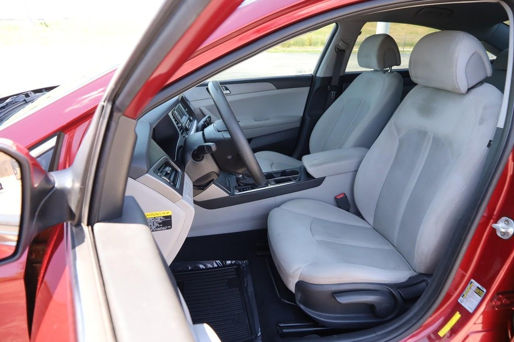 Hyundai Sonata Vehicle Image 08