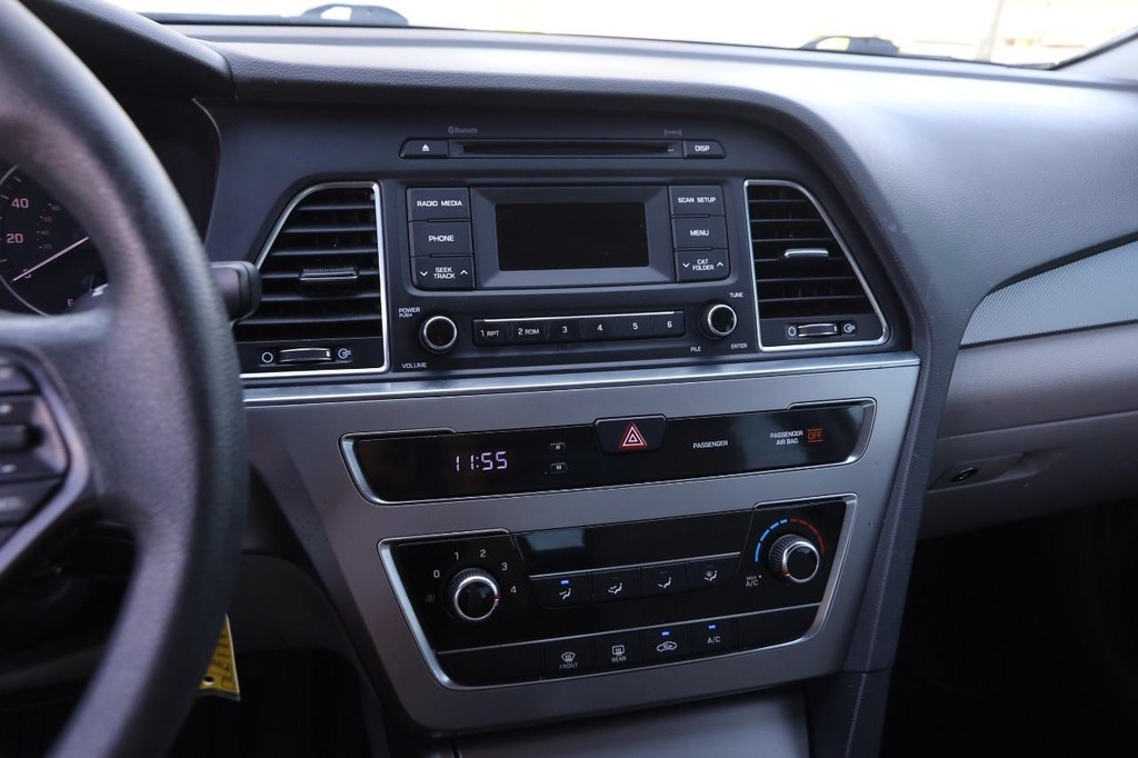 Hyundai Sonata Vehicle Image 14