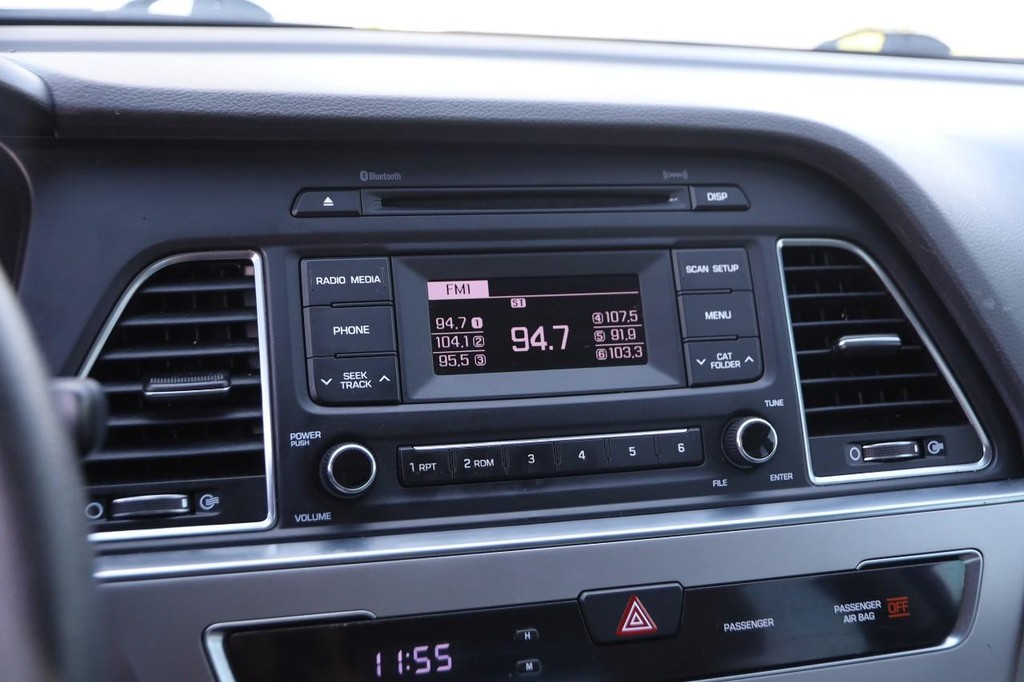 Hyundai Sonata Vehicle Image 15