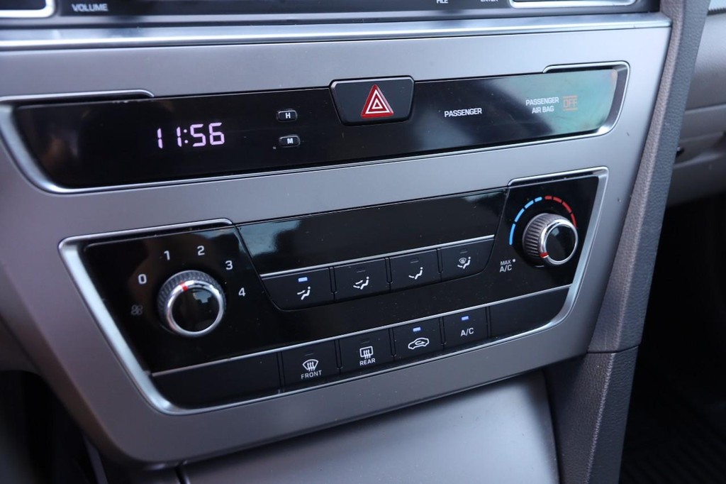 Hyundai Sonata Vehicle Image 16
