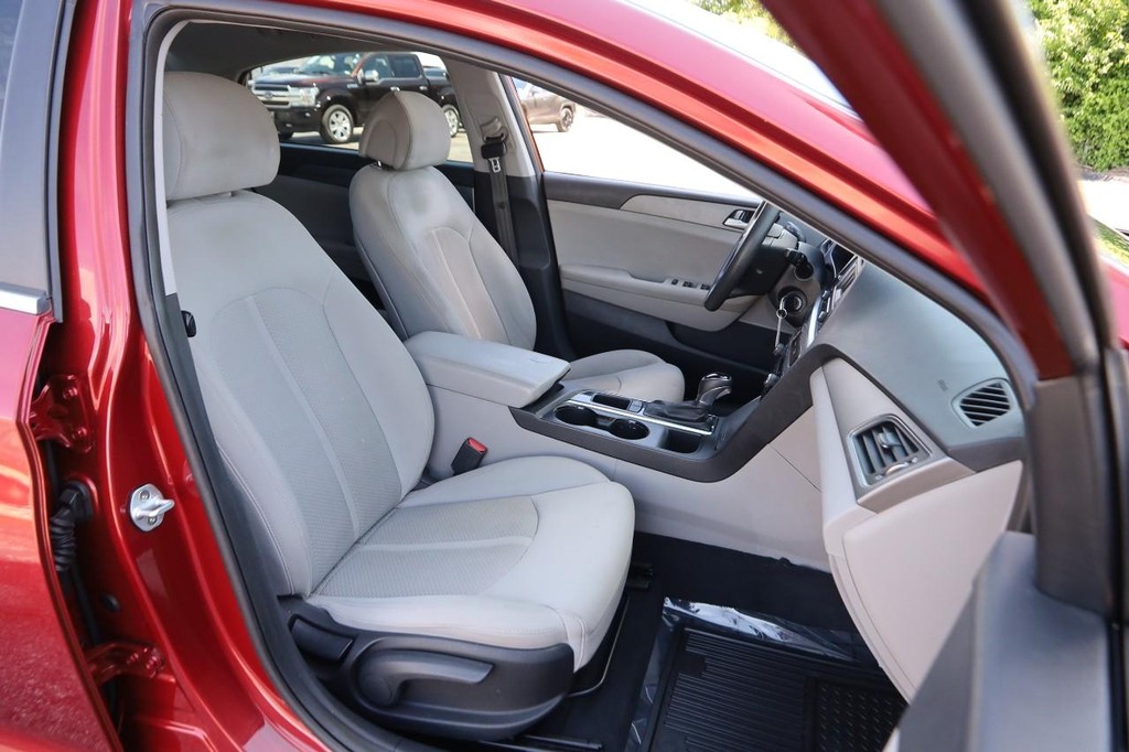 Hyundai Sonata Vehicle Image 22