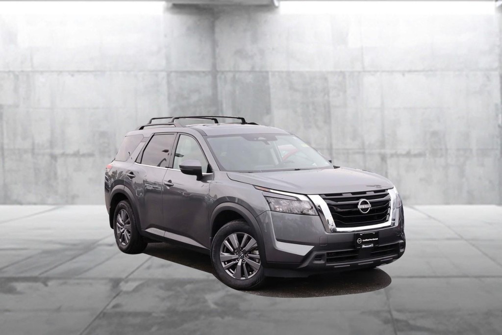 Nissan Pathfinder Vehicle Full-screen Gallery Image 2