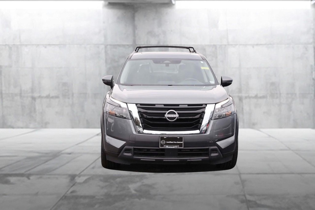 Nissan Pathfinder Vehicle Full-screen Gallery Image 4