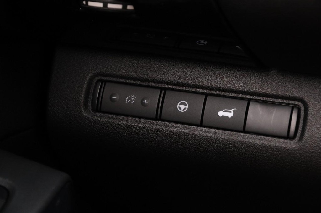 Nissan Pathfinder Vehicle Full-screen Gallery Image 23