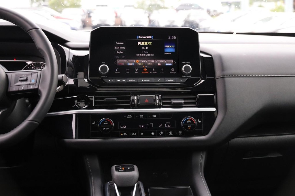 Nissan Pathfinder Vehicle Full-screen Gallery Image 27