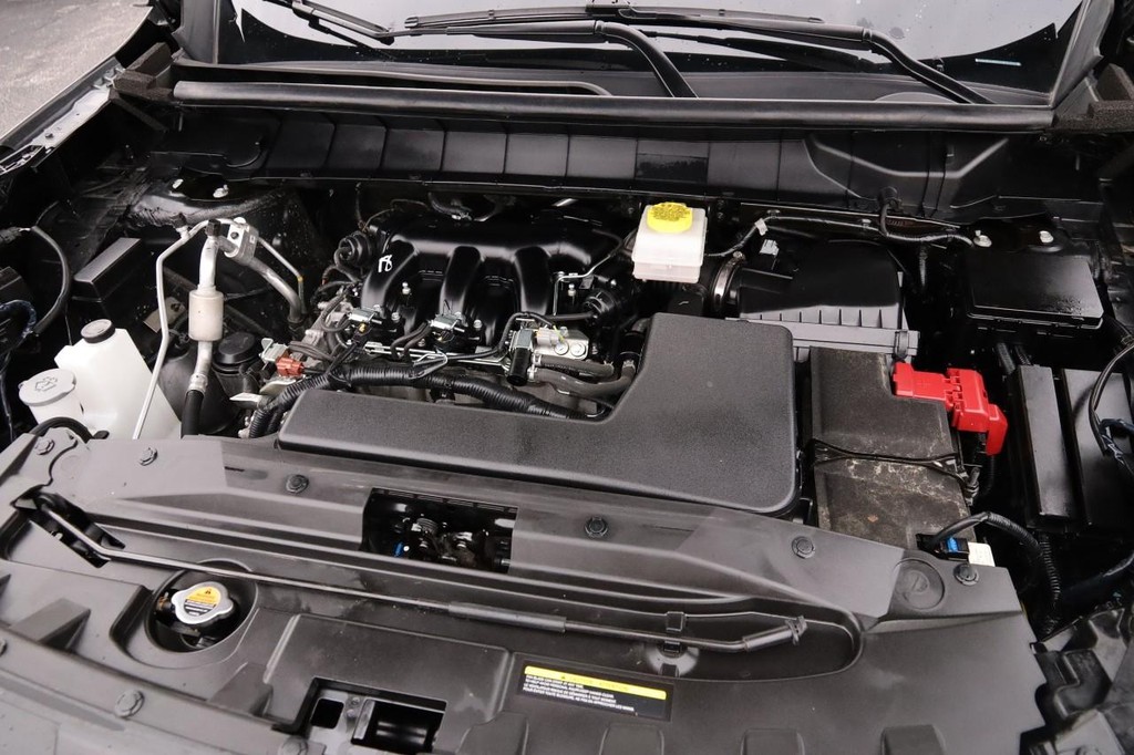 Nissan Pathfinder Vehicle Full-screen Gallery Image 30