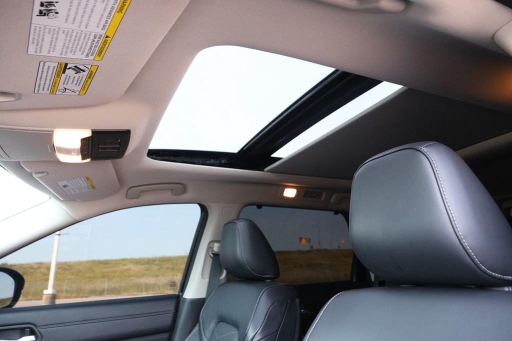 Nissan Pathfinder Vehicle Full-screen Gallery Image 12