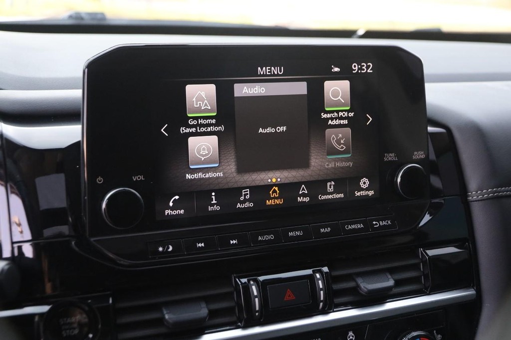 Nissan Pathfinder Vehicle Full-screen Gallery Image 19