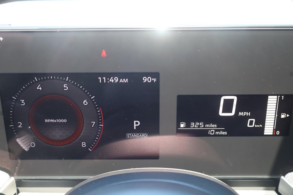 Nissan Kicks Vehicle Full-screen Gallery Image 12