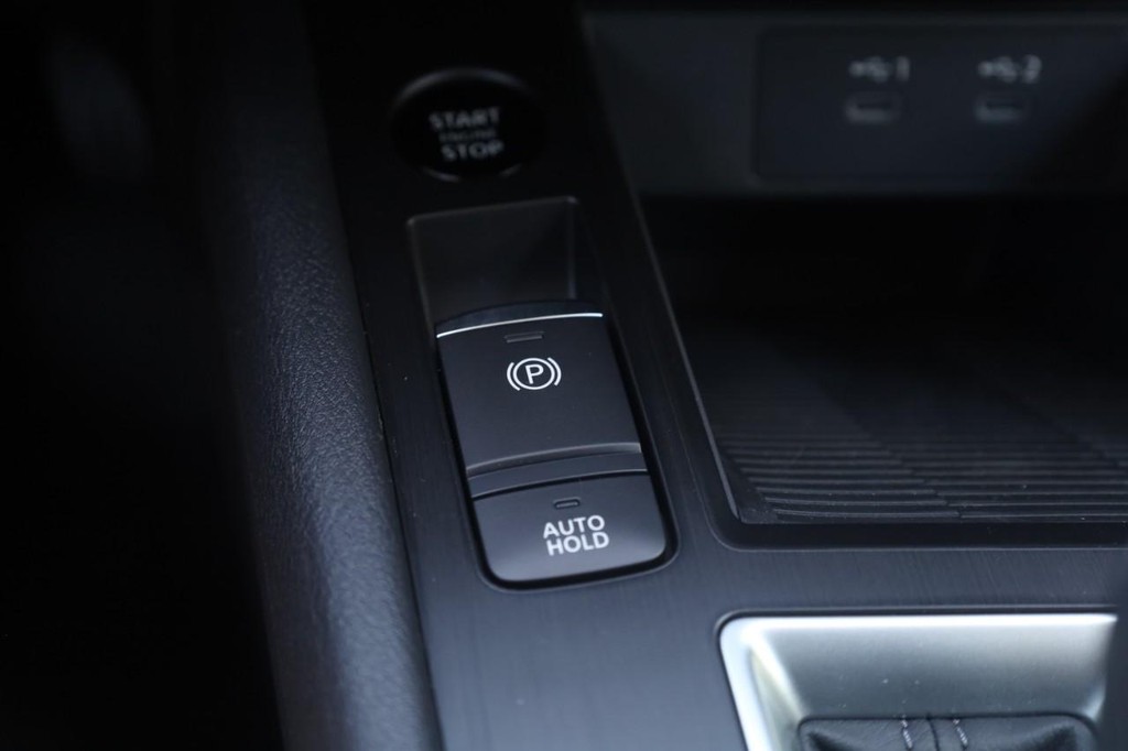 Nissan Kicks Vehicle Full-screen Gallery Image 17
