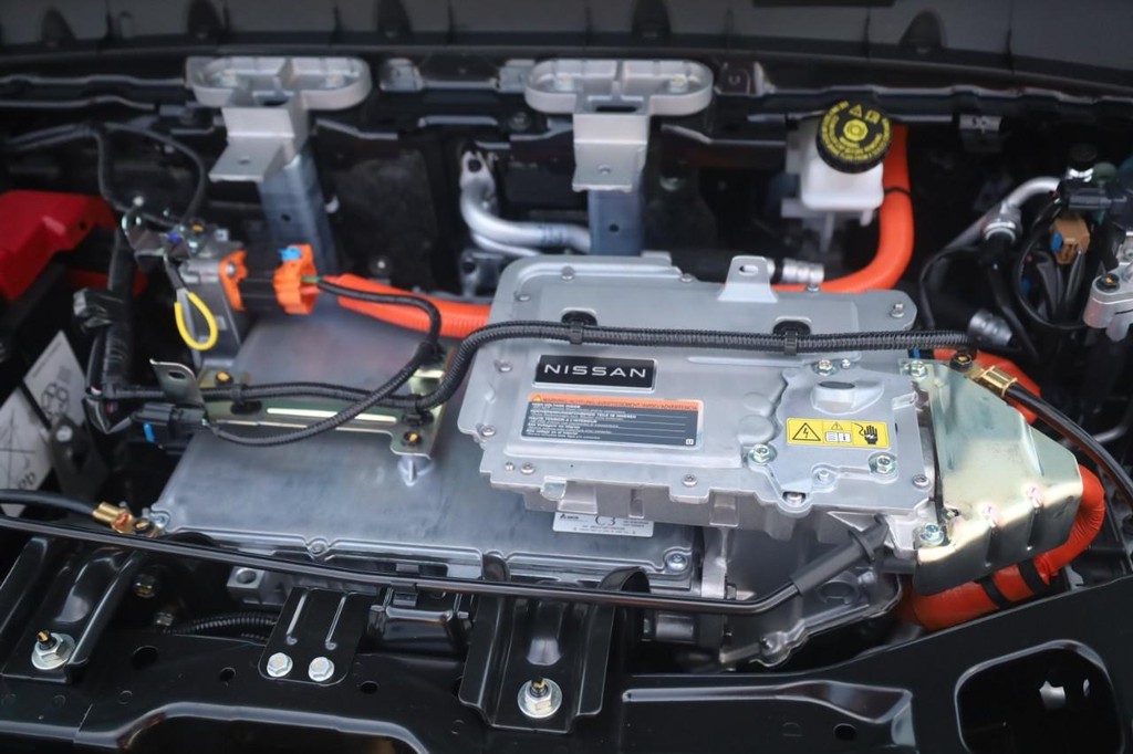 Nissan LEAF Vehicle Full-screen Gallery Image 22