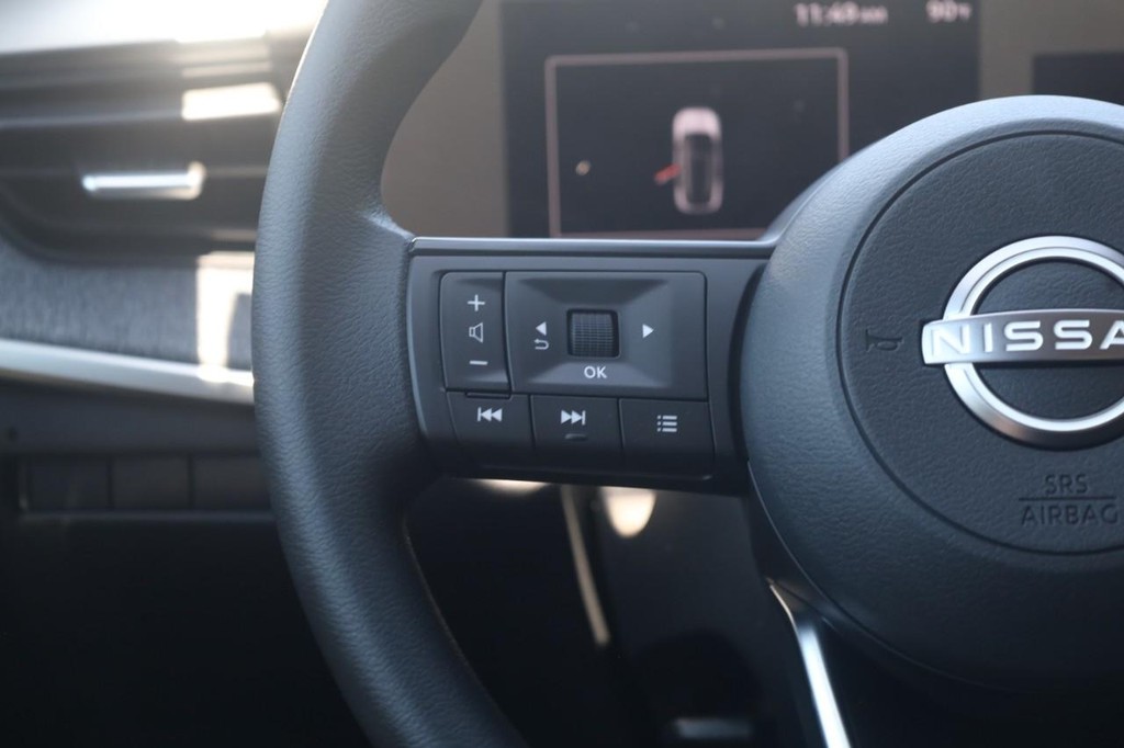 Nissan Kicks Vehicle Full-screen Gallery Image 10