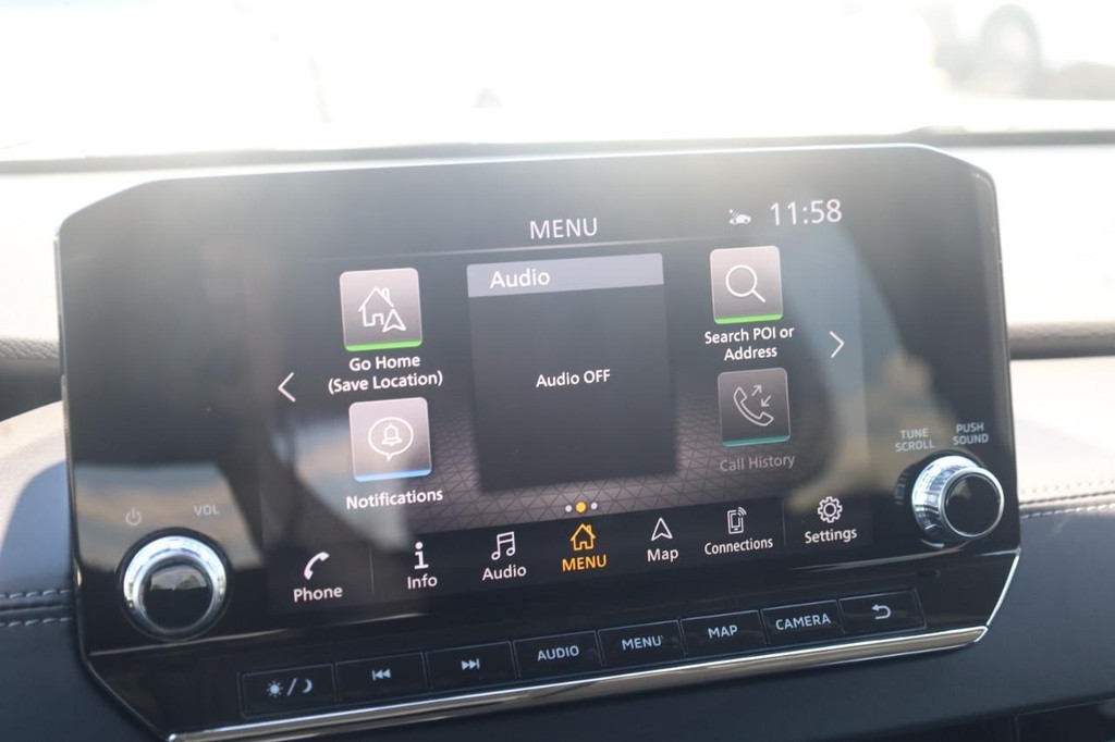 Nissan Rogue Plug-In Hybrid Vehicle Full-screen Gallery Image 14