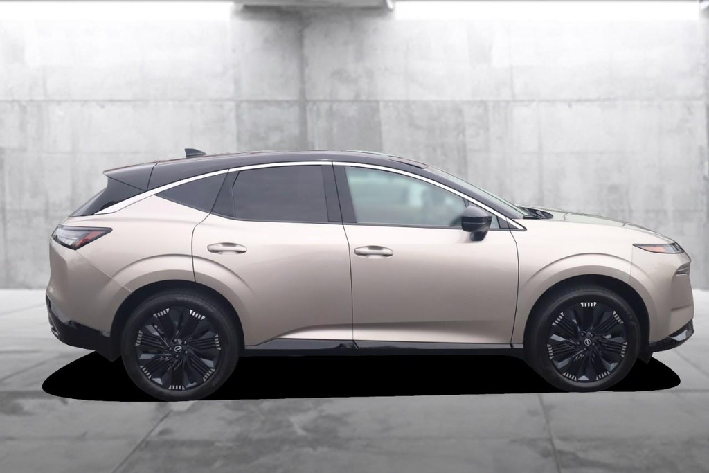 Nissan Murano Vehicle Full-screen Gallery Image 5
