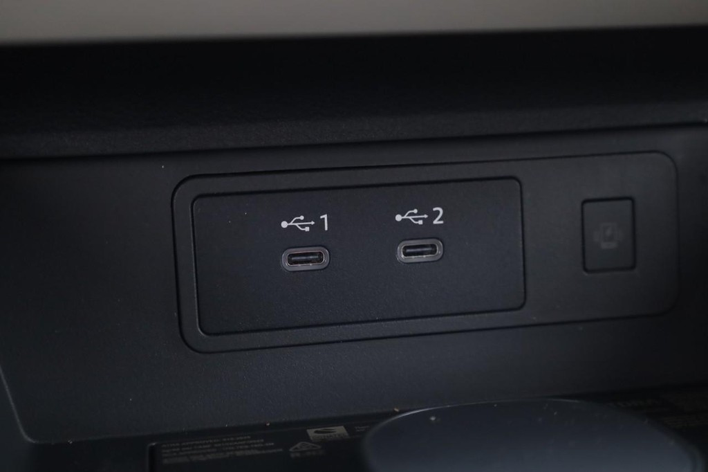 Nissan Murano Vehicle Full-screen Gallery Image 18