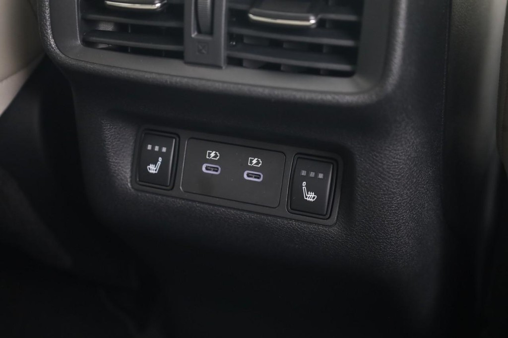 Nissan Murano Vehicle Full-screen Gallery Image 24