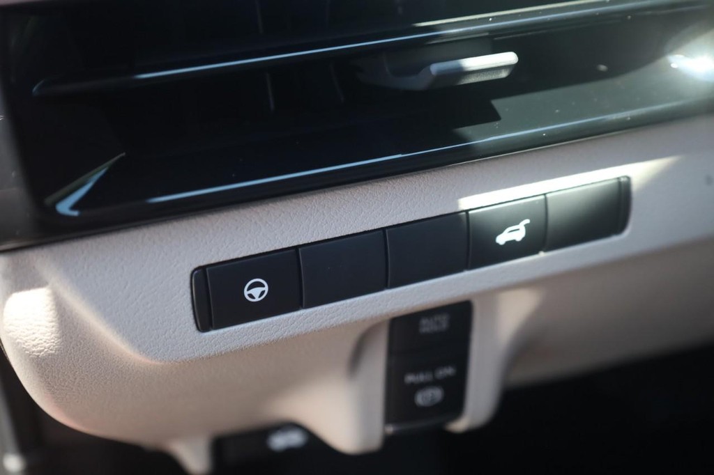 Nissan Murano Vehicle Image 12