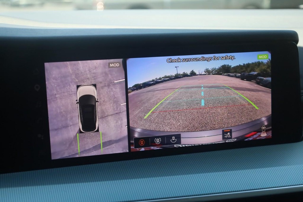 Nissan Murano Vehicle Image 16