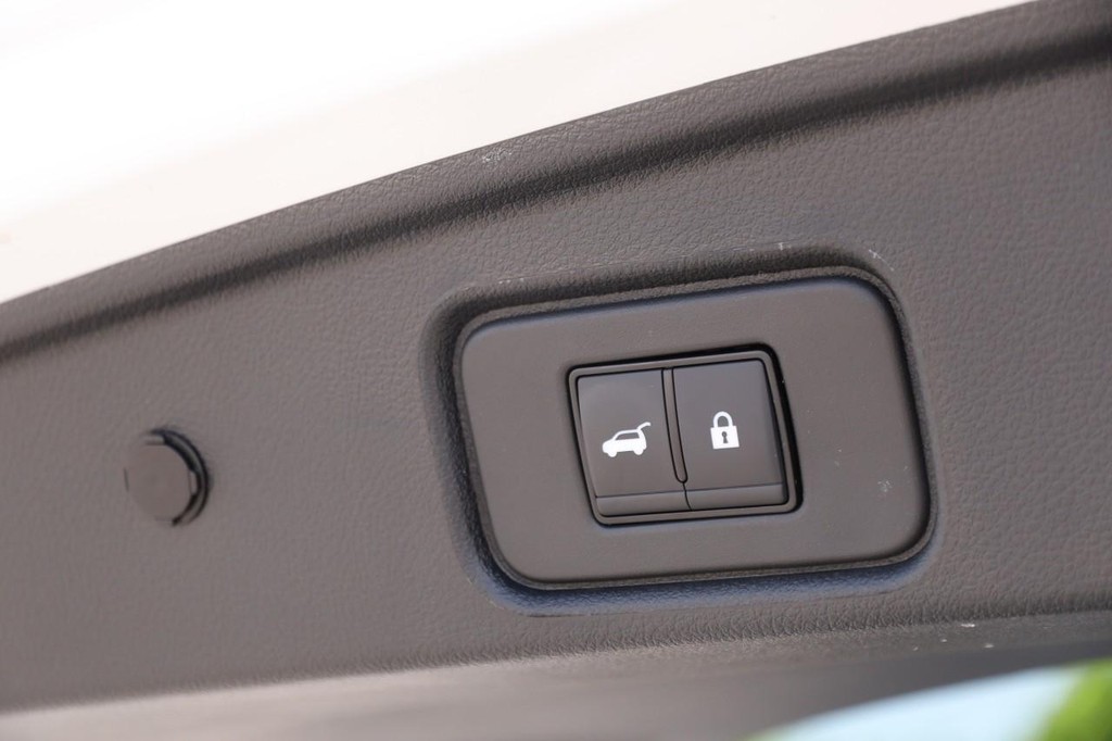 Nissan Pathfinder Vehicle Image 08