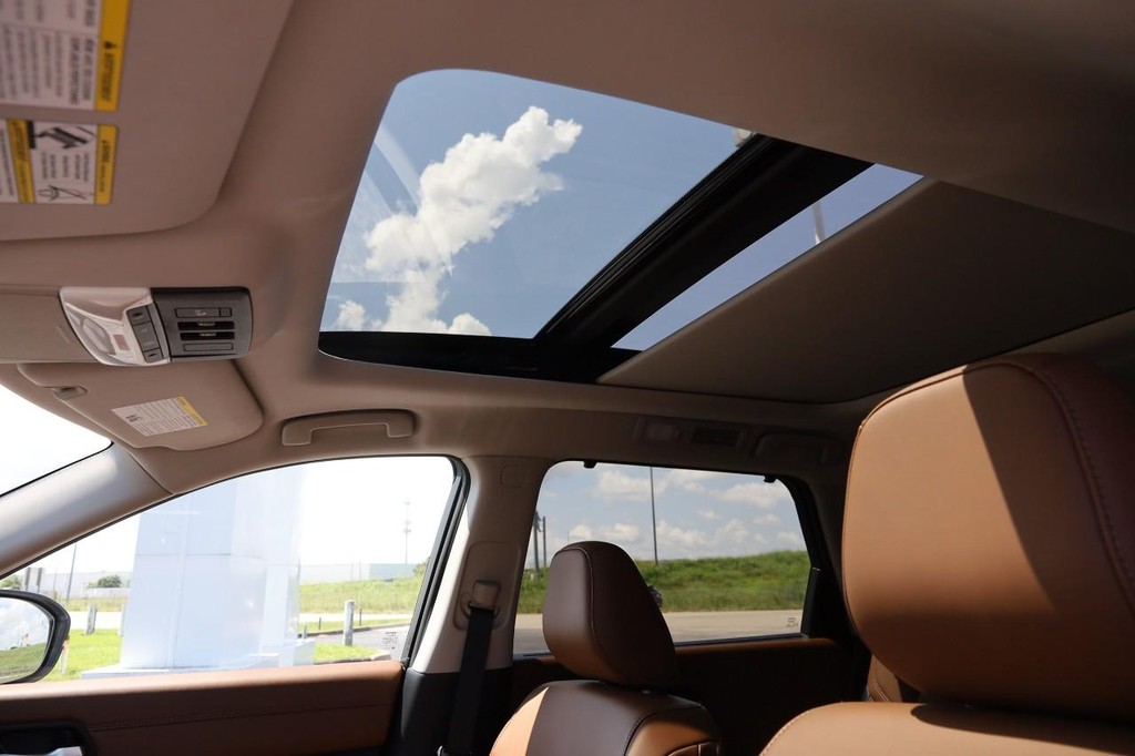 Nissan Pathfinder Vehicle Image 09