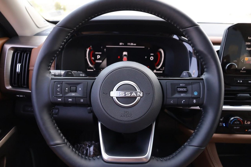 Nissan Pathfinder Vehicle Image 13