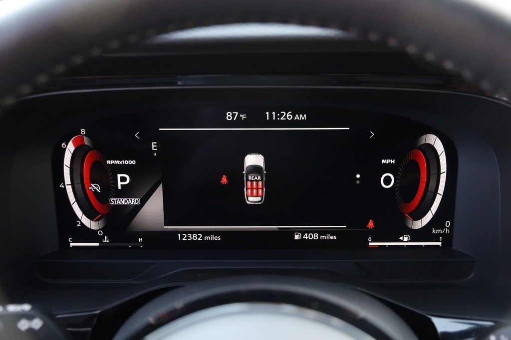 Nissan Pathfinder Vehicle Image 16