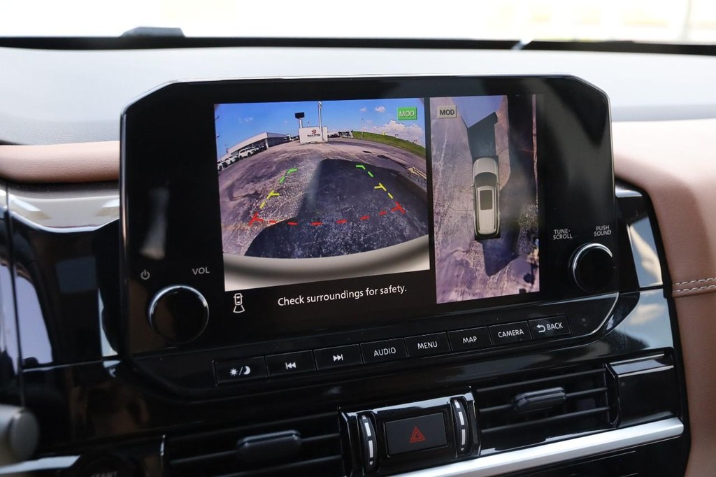 Nissan Pathfinder Vehicle Image 19
