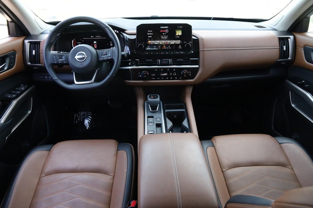 Nissan Pathfinder Vehicle Image 24