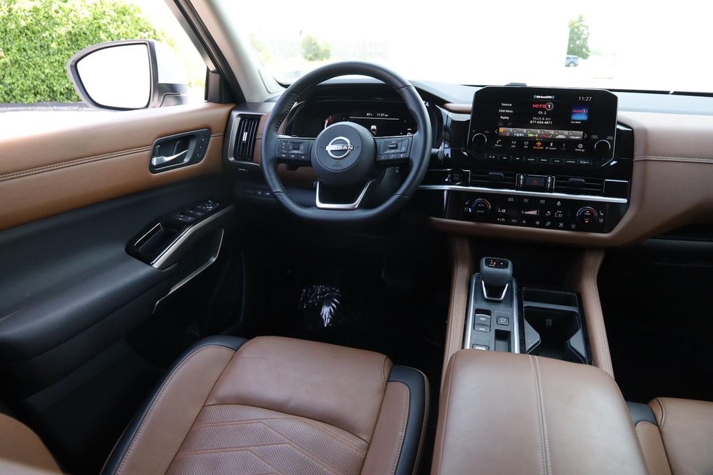 Nissan Pathfinder Vehicle Image 25