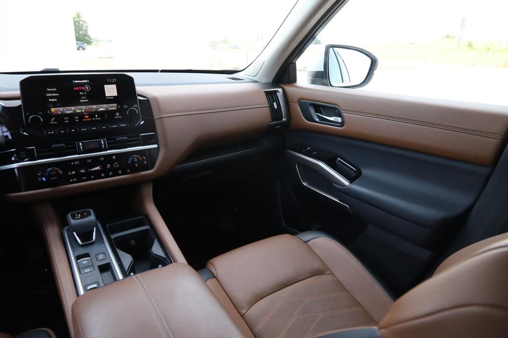 Nissan Pathfinder Vehicle Image 28