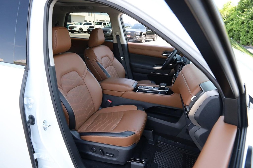 Nissan Pathfinder Vehicle Image 29