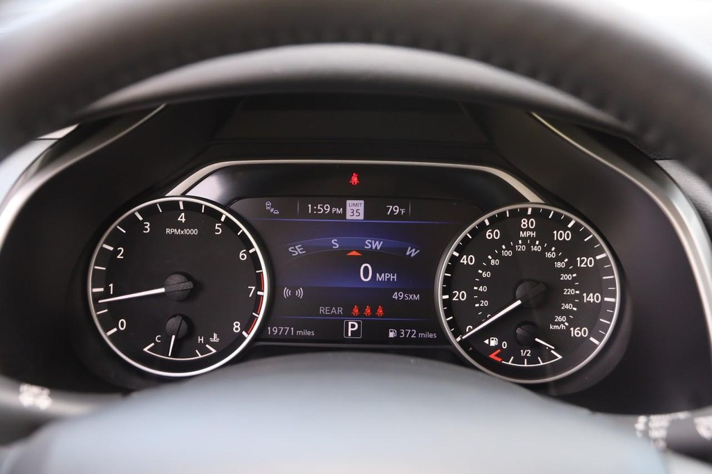 Nissan Murano Vehicle Image 15