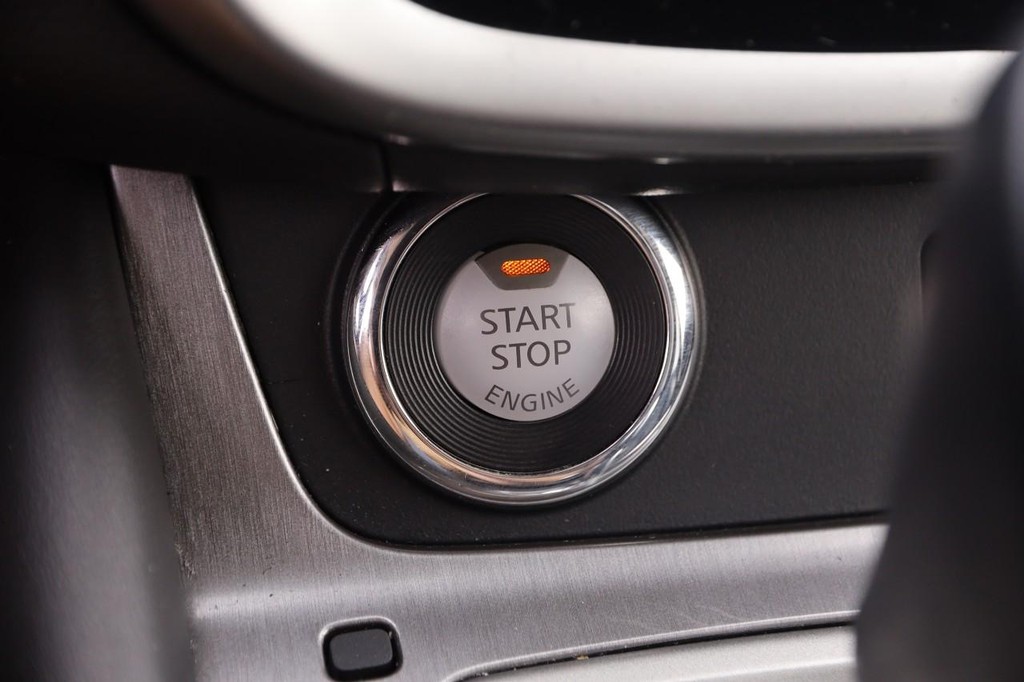 Nissan Murano Vehicle Image 16
