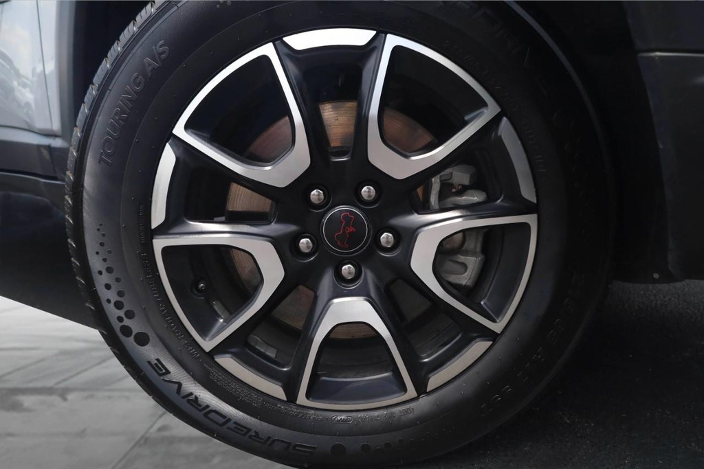 Jeep Compass Vehicle Full-screen Gallery Image 3