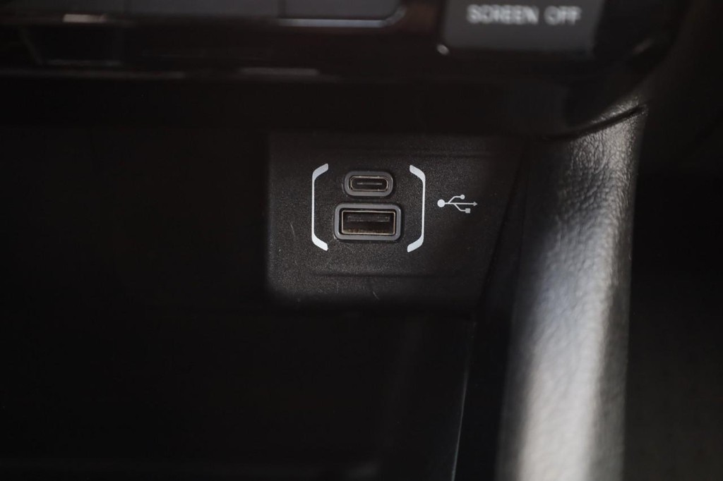 Jeep Compass Vehicle Full-screen Gallery Image 17