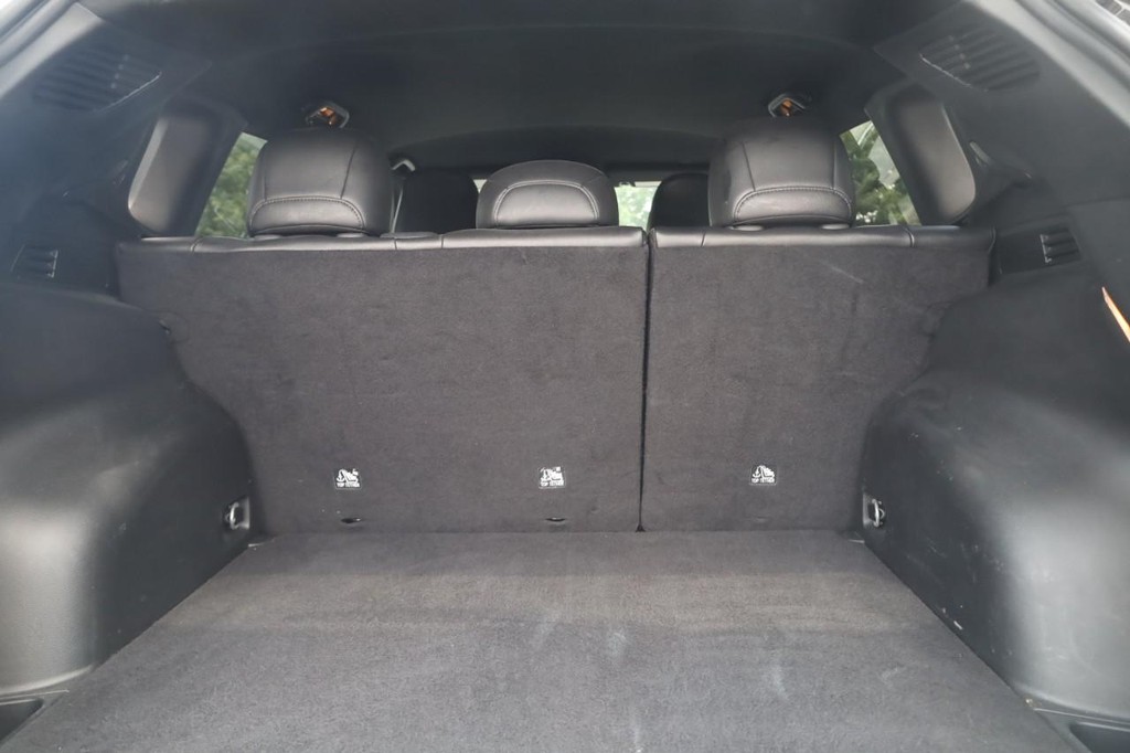 Jeep Compass Vehicle Full-screen Gallery Image 22