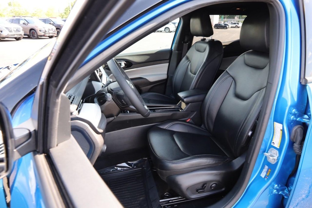 Jeep Compass Vehicle Image 09