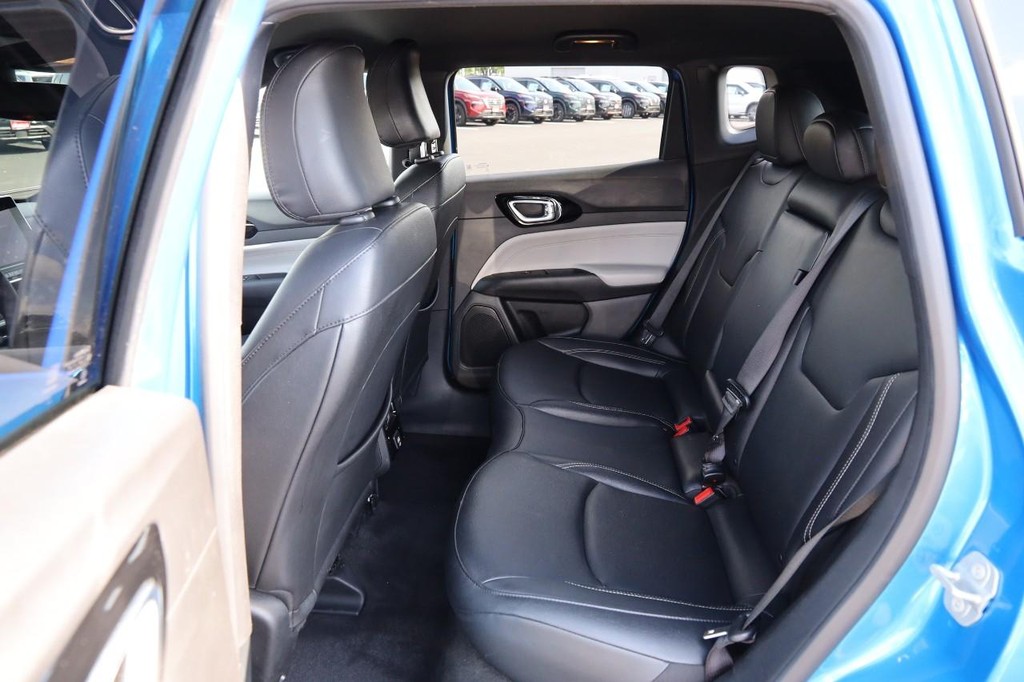 Jeep Compass Vehicle Image 10