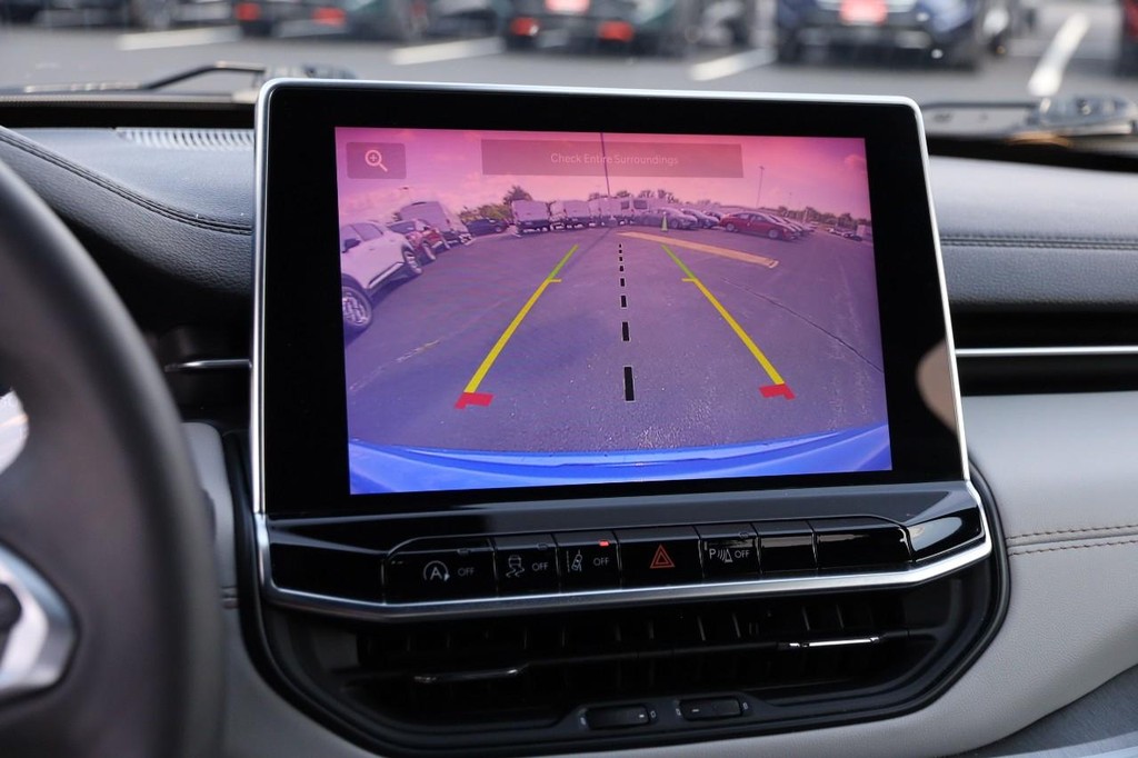 Jeep Compass Vehicle Image 18