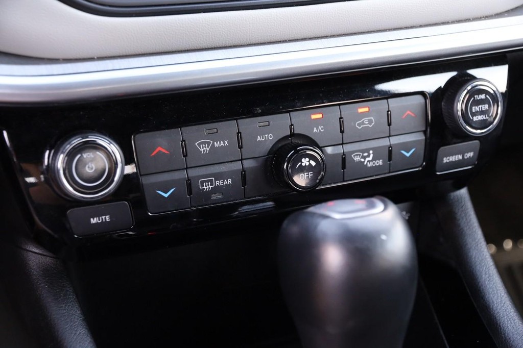 Jeep Compass Vehicle Image 19