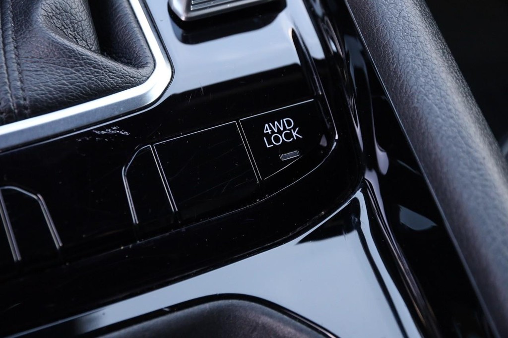 Jeep Compass Vehicle Image 21