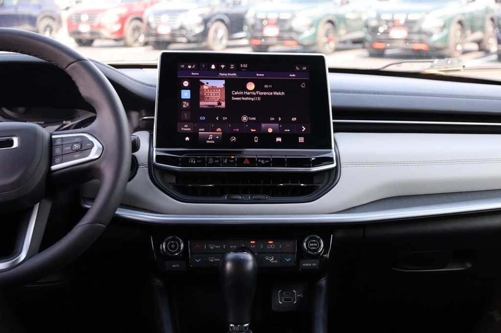 Jeep Compass Vehicle Image 26