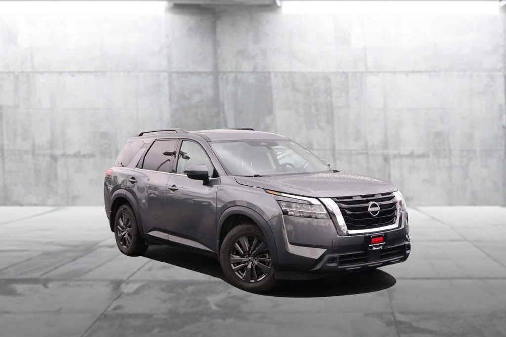 Nissan Pathfinder Vehicle Image 02
