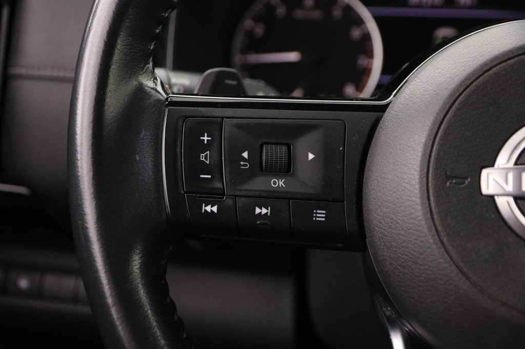 Nissan Pathfinder Vehicle Image 12