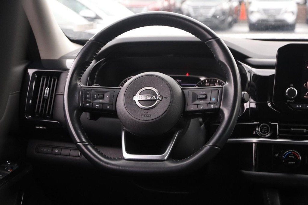 Nissan Pathfinder Vehicle Image 24