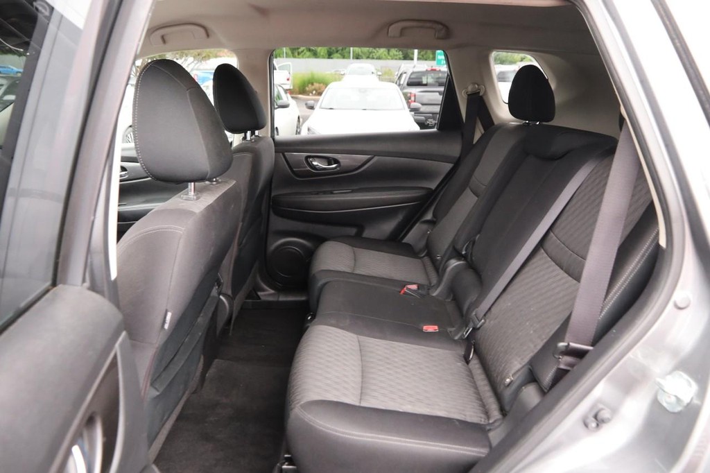 Nissan Rogue Vehicle Image 10